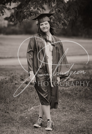 2025 Grads at the Park (496)