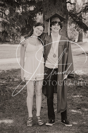 2025 Grads at the Park (155)