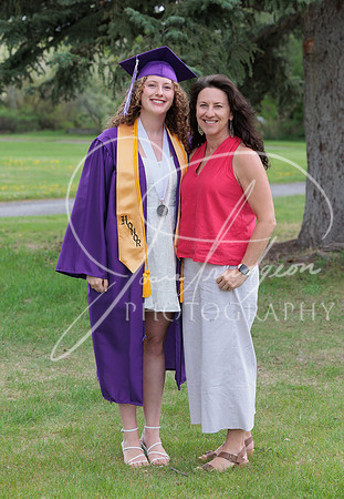 2025 Grads at the Park (430)