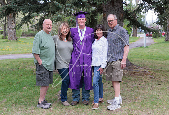 2025 Grads at the Park (290)