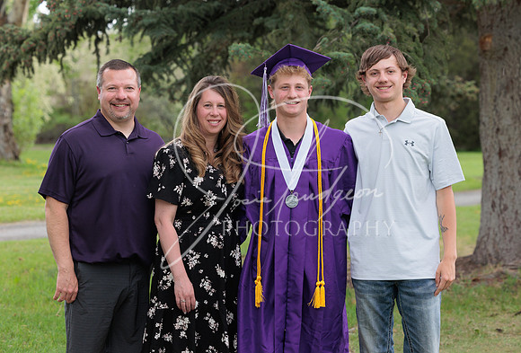 2025 Grads at the Park (415)