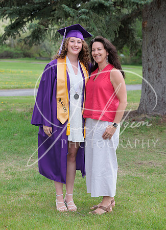 2025 Grads at the Park (433)