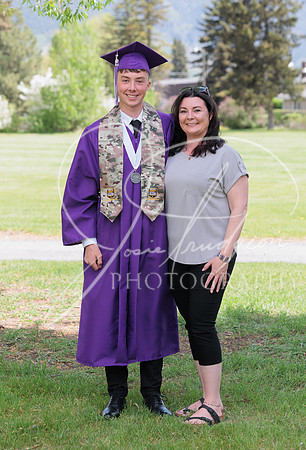 2025 Grads at the Park (255)
