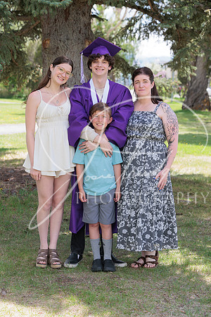 2025 Grads at the Park (153)
