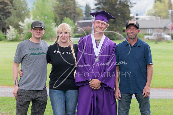 2025 Grads at the Park (351)