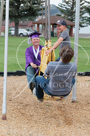 2025 Grads at the Park (333)
