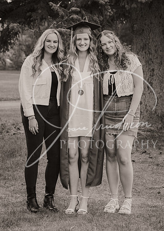 2025 Grads at the Park (387)