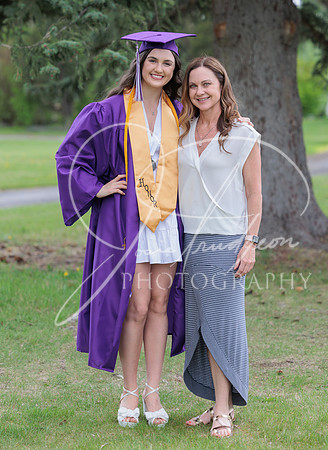 2025 Grads at the Park (400)