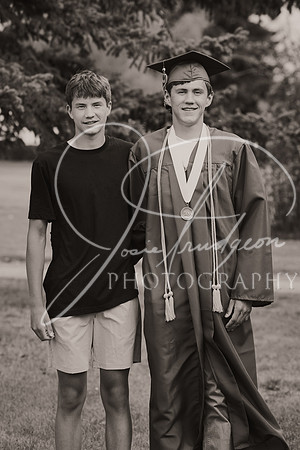 2025 Grads at the Park (536)