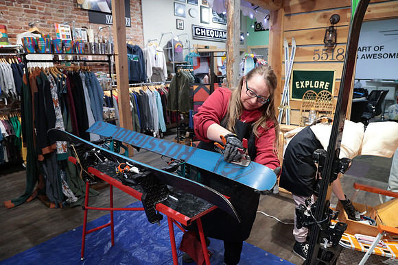 6 Ski Tune with Melissa (2)