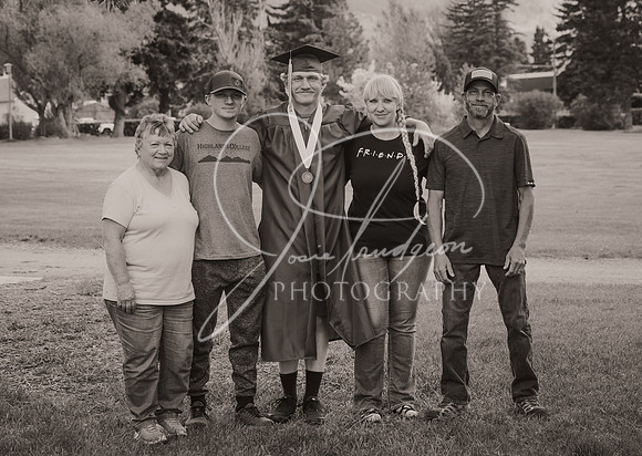 2025 Grads at the Park (339)