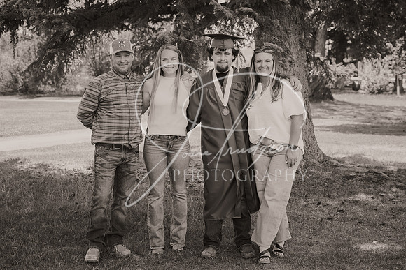 2025 Grads at the Park (67)