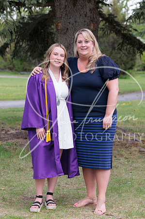 2025 Grads at the Park (275)