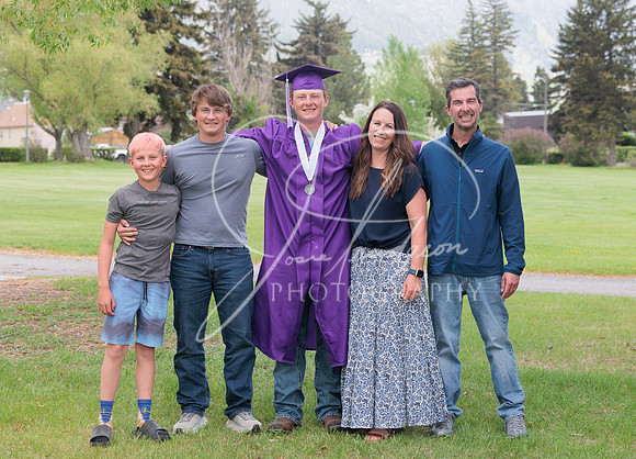 2025 Grads at the Park (306)