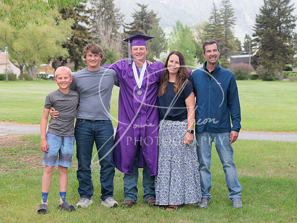 2025 Grads at the Park (305)