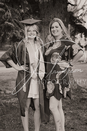 2025 Grads at the Park (135)
