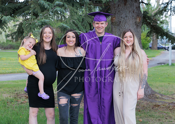 2025 Grads at the Park (104)