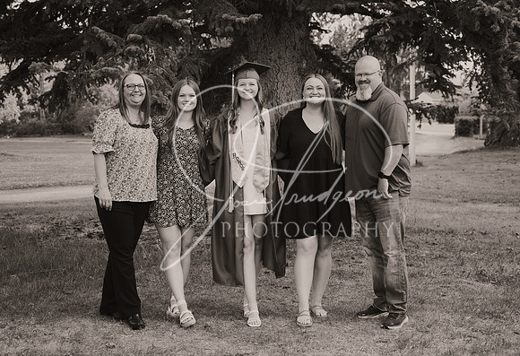2025 Grads at the Park (236)