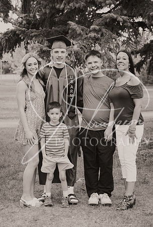 2025 Grads at the Park (512)