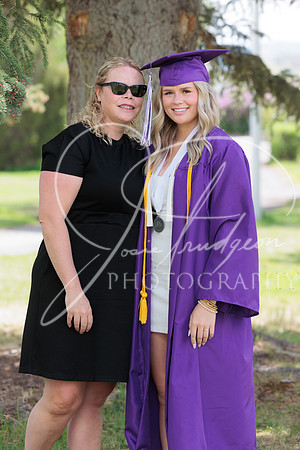 2025 Grads at the Park (180)