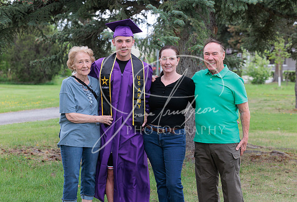 2025 Grads at the Park (518)