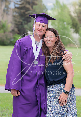 2025 Grads at the Park (322)