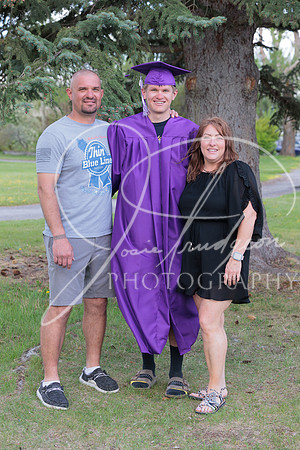 2025 Grads at the Park (103)