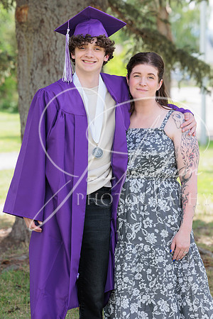 2025 Grads at the Park (162)