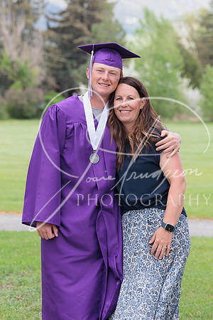2025 Grads at the Park (321)