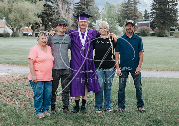 2025 Grads at the Park (337)