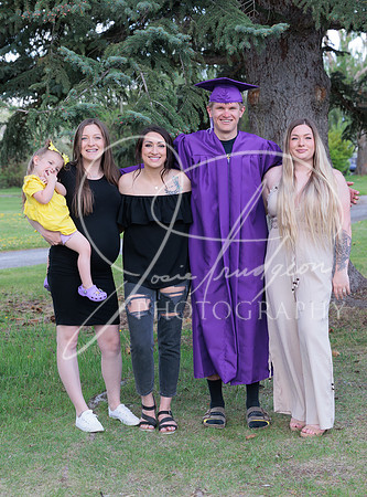 2025 Grads at the Park (106)
