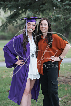 2025 Grads at the Park (369)