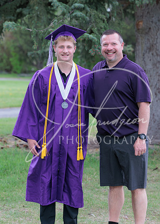 2025 Grads at the Park (425)