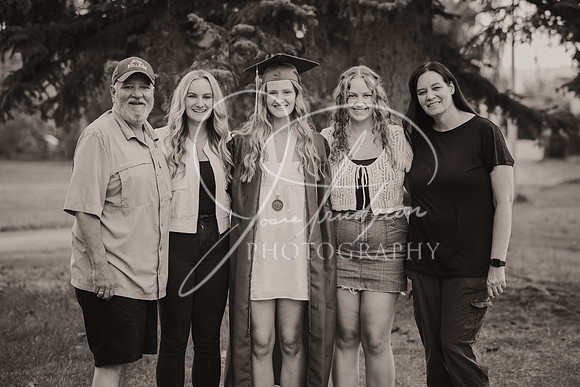 2025 Grads at the Park (384)