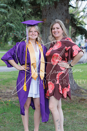 2025 Grads at the Park (134)