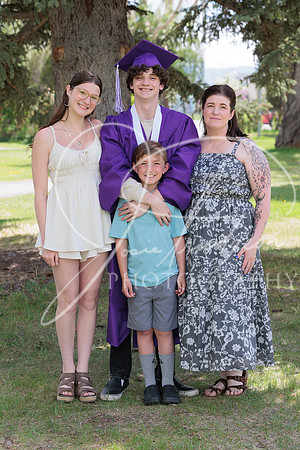 2025 Grads at the Park (152)