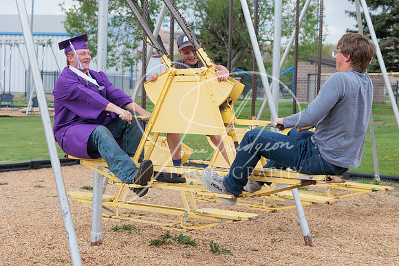 2025 Grads at the Park (335)