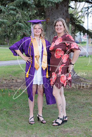 2025 Grads at the Park (132)