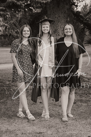 2025 Grads at the Park (242)