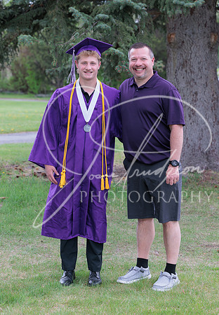 2025 Grads at the Park (423)
