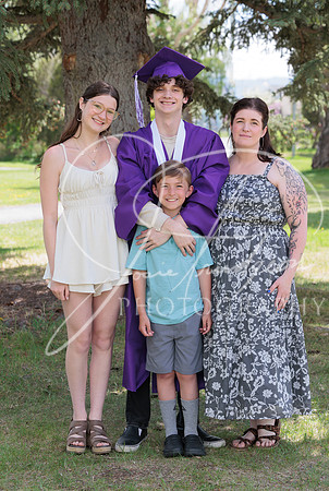 2025 Grads at the Park (151)