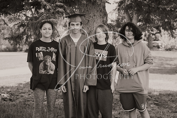 2025 Grads at the Park (74)