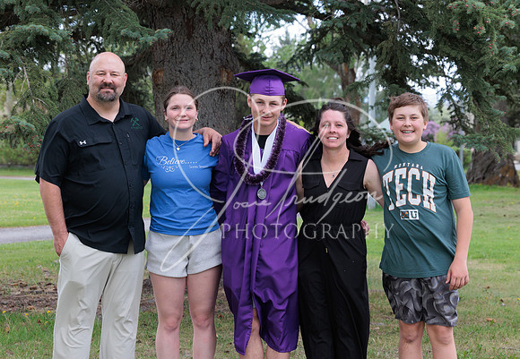 2025 Grads at the Park (475)