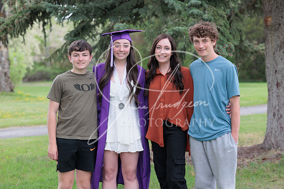 2025 Grads at the Park (374)