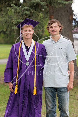 2025 Grads at the Park (418)