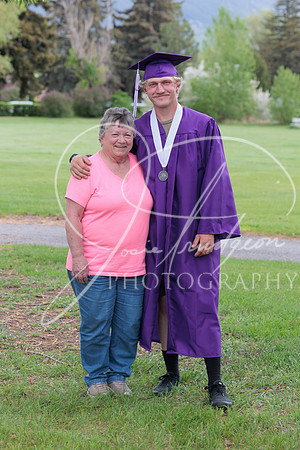 2025 Grads at the Park (342)