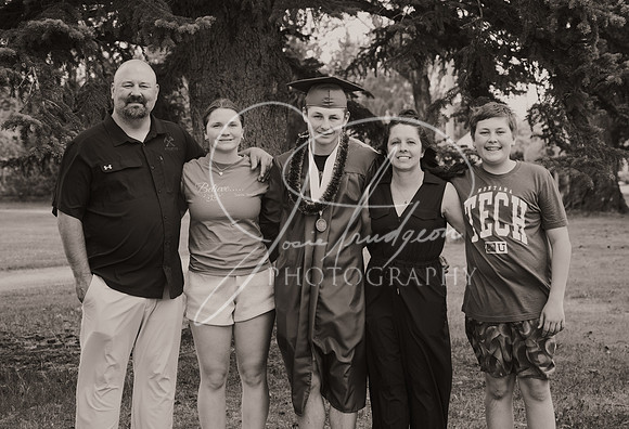 2025 Grads at the Park (477)