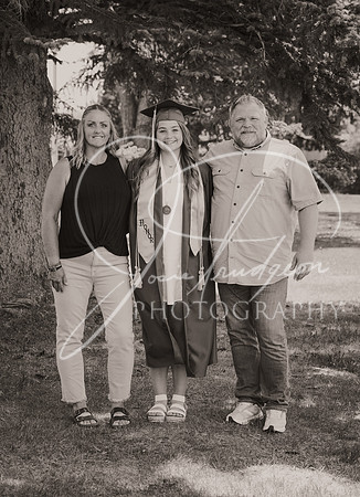 2025 Grads at the Park (53)