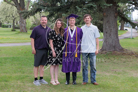 2025 Grads at the Park (414)