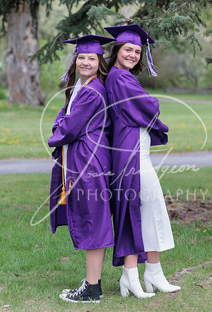 2025 Grads at the Park (489)